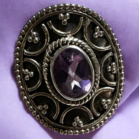 Amethyst Sterling Silver Ring Size 8.5 - Picture 5 of 14